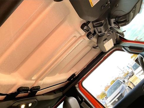 Used 2025 Jeep Gladiator Sport image 27