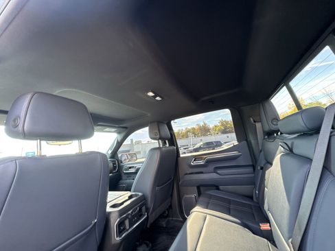 Used 2022 Chevrolet Silverado 1500 High Country w/ High Country Premium Package image 19