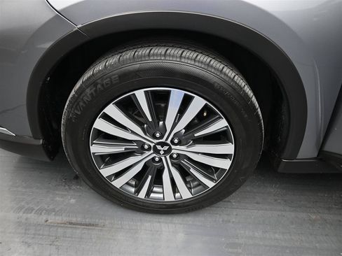 Used 2020 Mitsubishi Outlander SEL AWD/4WD image 19