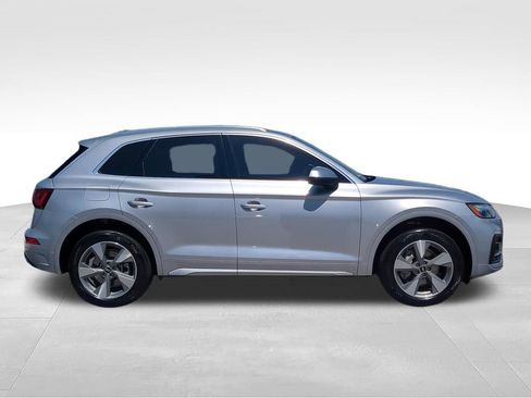 Used 2023 Audi Q5 2.0T Premium w/ Convenience Package AWD/4WD image 3