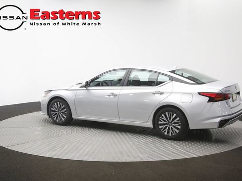 Used 2023 Nissan Altima 2.5 SV FWD image 61