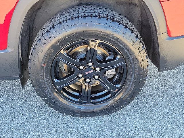 Used 2023 GMC Acadia AT4 w/ Technology Package AWD/4WD image 7