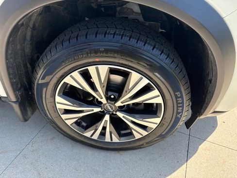 Used 2023 Nissan Rogue SV AWD/4WD image 9