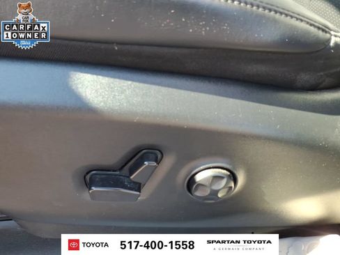 Used 2023 Chrysler Pacifica Touring-L FWD image 13