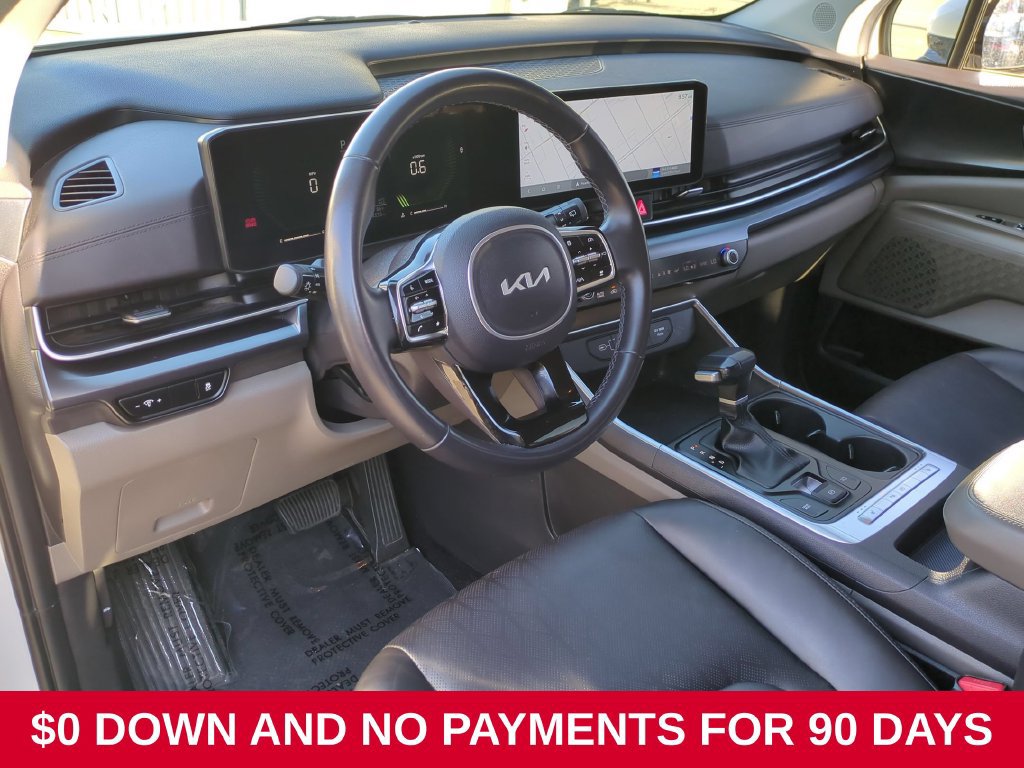 Used 2025 Kia Carnival FWD image 12