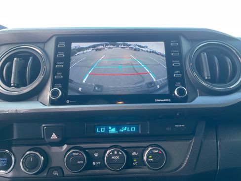 Used 2021 Toyota Tacoma TRD Off-Road w/ Technology Package AWD/4WD image 6