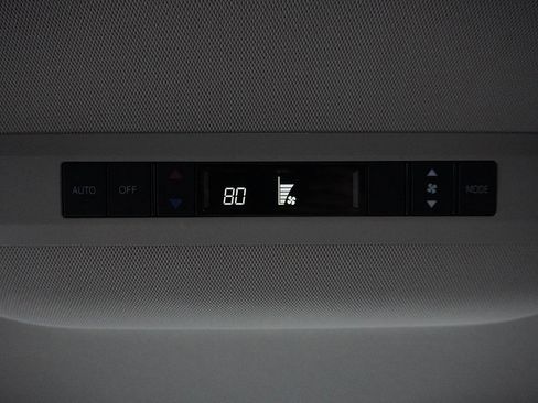 Used 2021 Toyota Sienna LE image 54