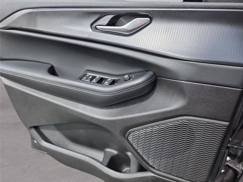 New 2025 Jeep Grand Cherokee L Altitude image 21