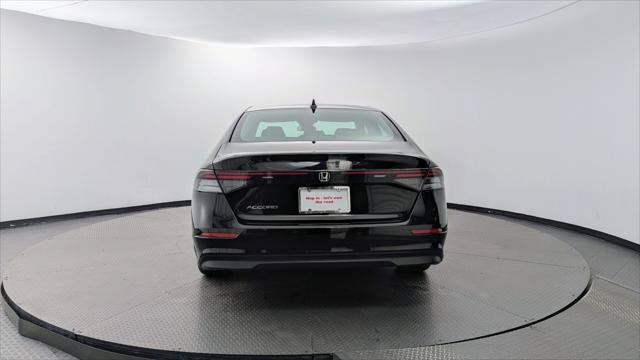 Used 2025 Honda Accord LX image 7