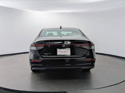 Used 2025 Honda Accord LX image 7