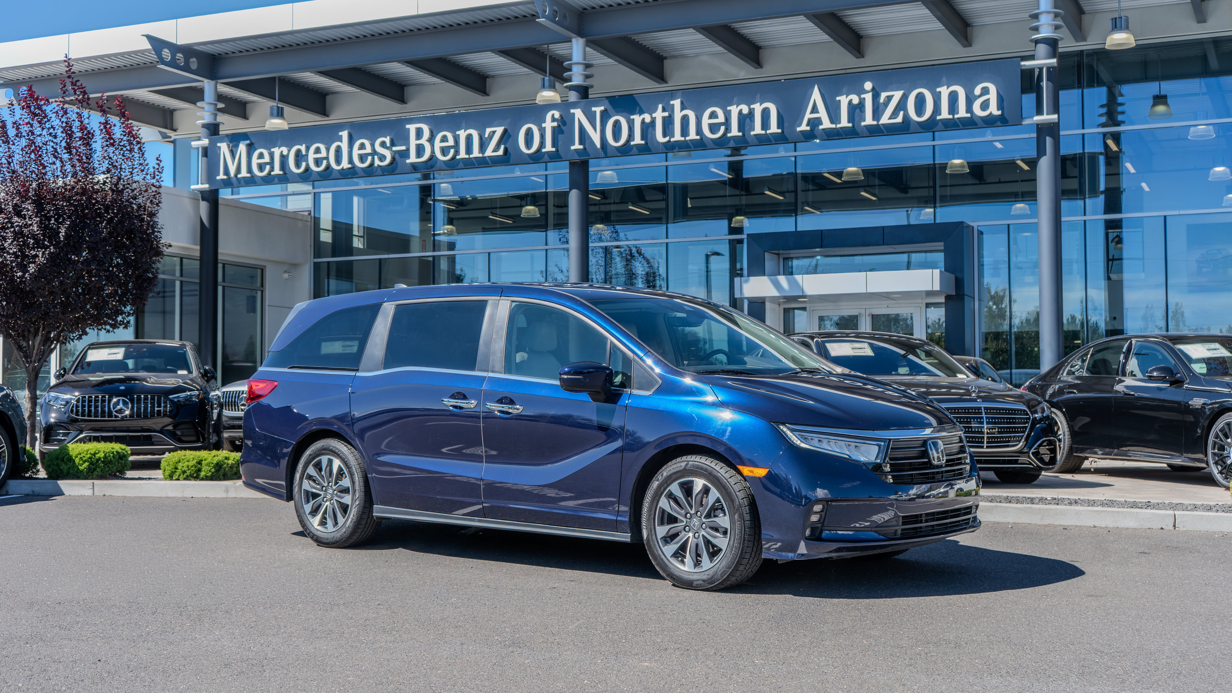 Used 2024 Honda Odyssey EX-L image 1