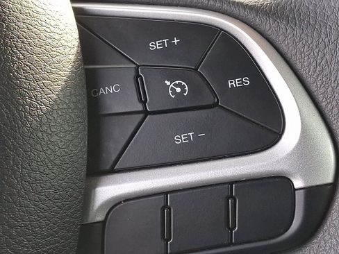 Used 2023 Jeep Renegade Latitude image 23