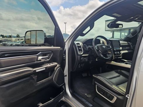 Used 2019 RAM 1500 Laramie w/ Sport Appearance Package AWD/4WD image 19