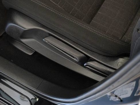 Used 2025 Honda HR-V LX image 5