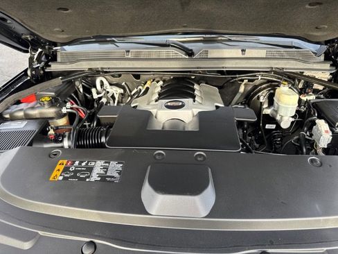 Used 2020 Cadillac Escalade Premium Luxury image 12