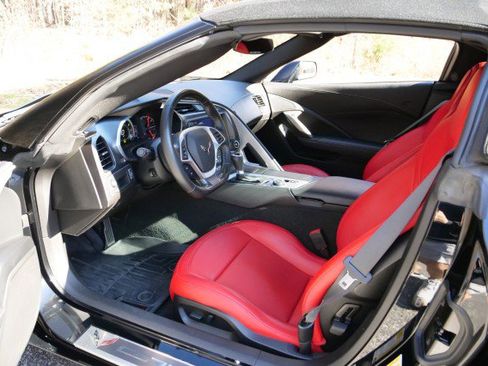 Used 2019 Chevrolet Corvette Stingray Convertible w/ 1LT image 18