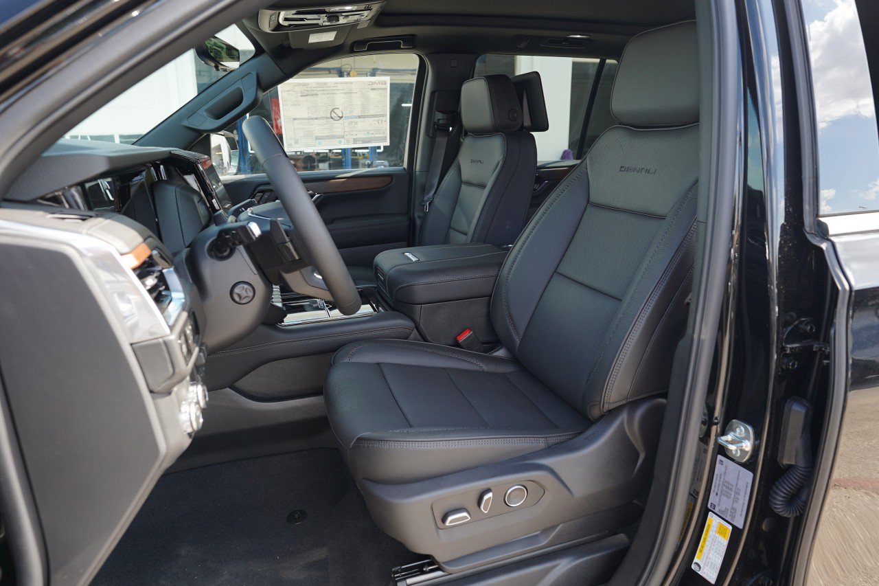New 2026 GMC Yukon Denali w/ Advanced Technology Package RWD image 35