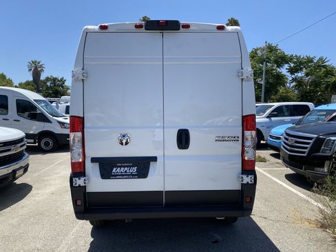 Used 2025 RAM ProMaster 2500 w/ Convenience Group FWD image 10