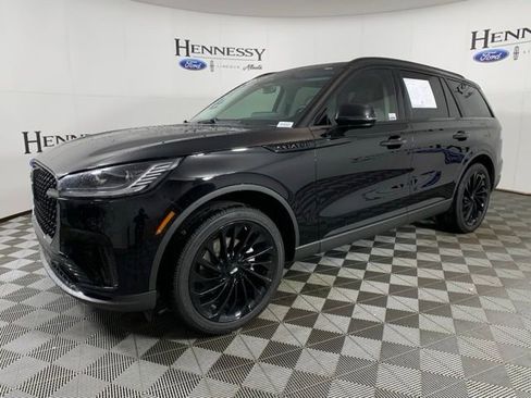 Certified 2025 Lincoln Aviator Reserve w/ Equipment Group 201A image 2