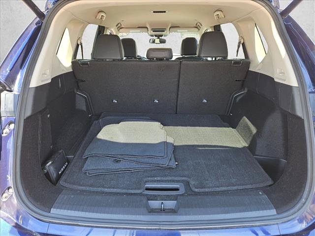 Used 2026 Nissan Rogue SL FWD image 6