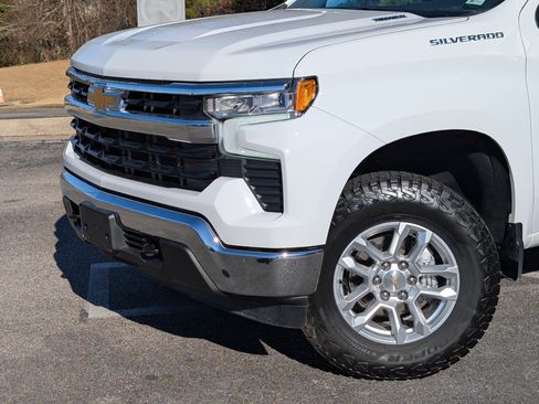 Used 2025 Chevrolet Silverado 1500 LT image 13