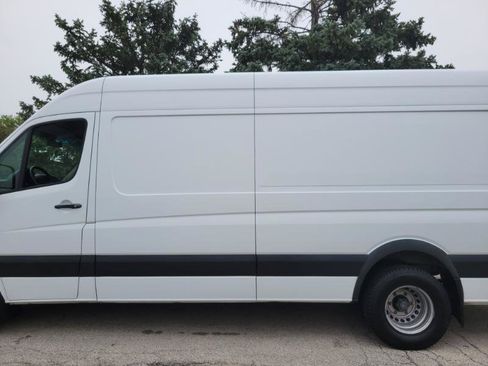 Used 2017 Freightliner Sprinter 3500 RWD image 14