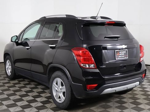 Used 2020 Chevrolet Trax LT w/ LT Convenience Package image 6