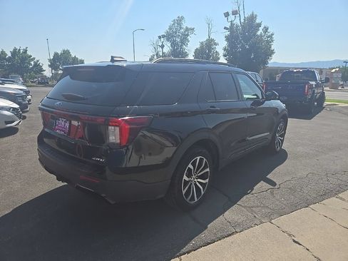 Used 2025 Ford Explorer ST-Line AWD/4WD image 5