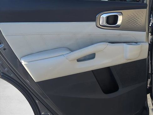 Used 2021 Kia Sorento SX image 18