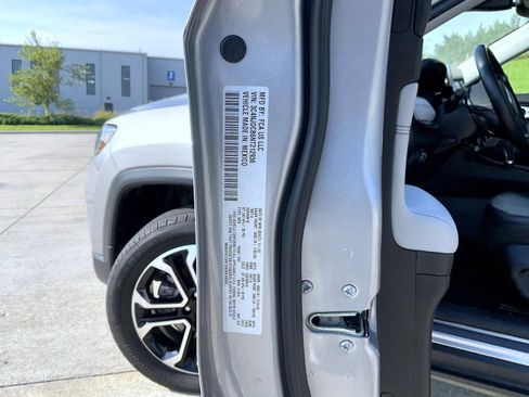 Used 2022 Jeep Compass Limited AWD/4WD image 25