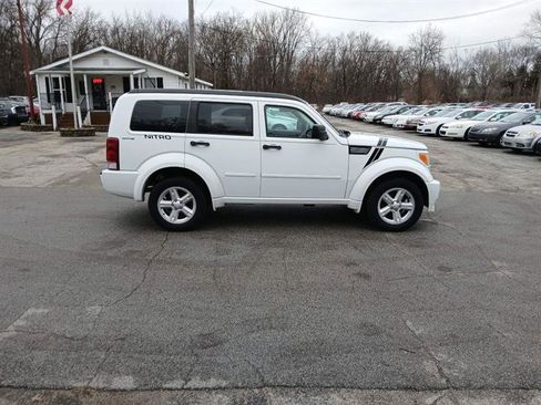 Used 2011 Dodge Nitro SXT image 6