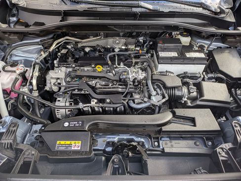 Used 2025 Toyota Corolla Cross XLE image 26