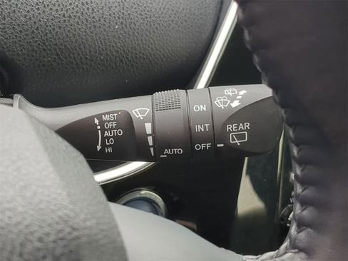 Used 2022 Toyota Prius L Eco image 25