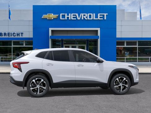 New 2026 Chevrolet Trax RS w/ Sunroof Package FWD image 29