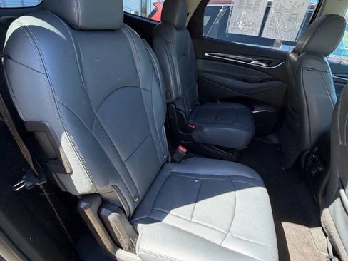 Used 2019 Buick Enclave Essence image 19