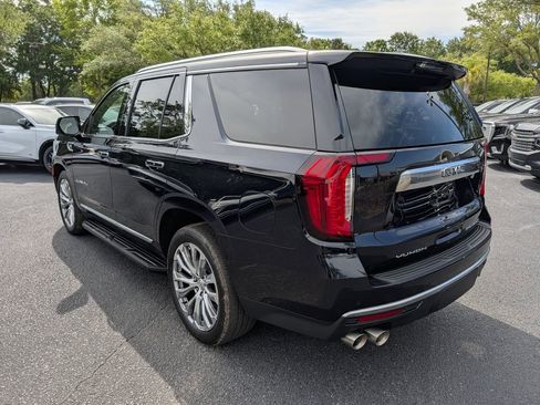 Used 2023 GMC Yukon Denali w/ Advanced Technology Package AWD/4WD image 5