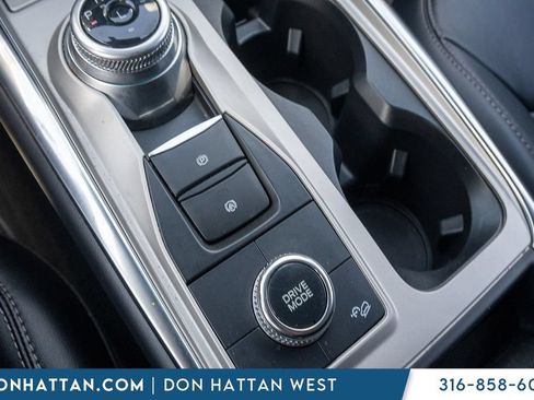 Used 2023 Ford Explorer XLT w/ Equipment Group 202A AWD/4WD image 11