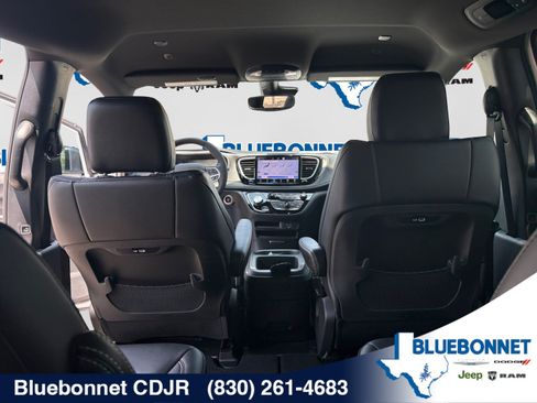 New 2026 Chrysler Pacifica Select FWD image 28