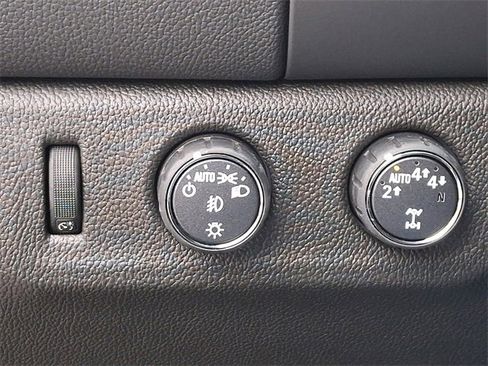 Used 2022 Chevrolet Colorado LT w/ Safety Package image 25