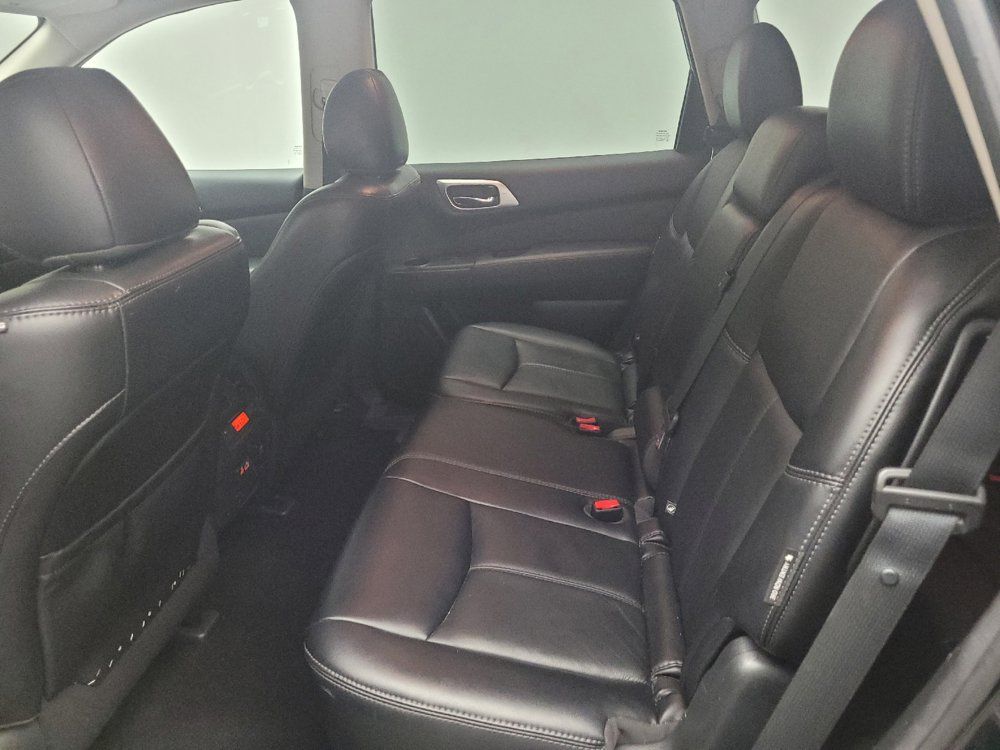 Used 2019 Nissan Pathfinder SL AWD/4WD image 18