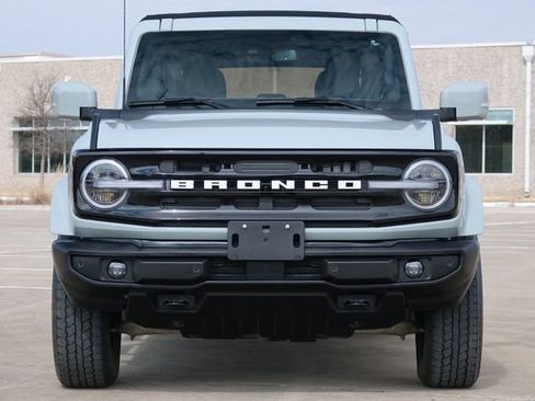 Used 2023 Ford Bronco Outer Banks image 9
