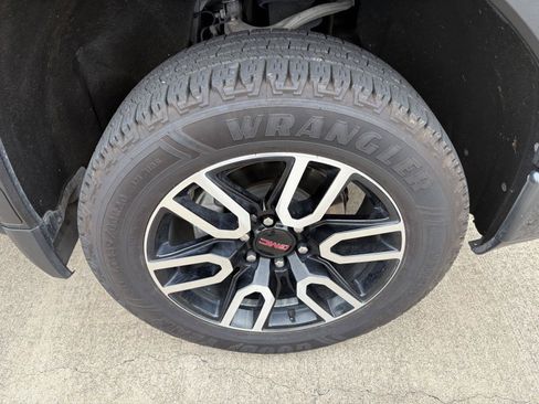 Used 2021 GMC Sierra 1500 AT4 w/ AT4 Value Package AWD/4WD image 25