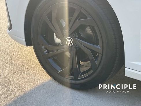 Used 2026 Volkswagen Jetta SE FWD image 7