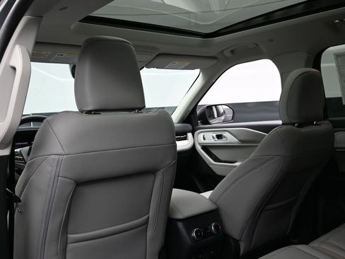 New 2026 Ford Explorer Active w/ Active Comfort Package AWD/4WD image 28