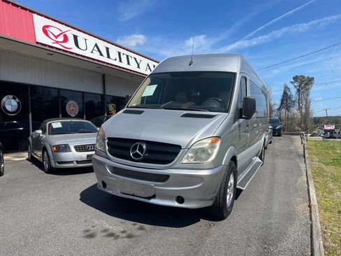 Used 2008 Dodge Sprinter 2500 image 3