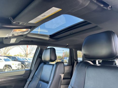 Used 2019 Jeep Grand Cherokee Limited image 24