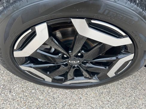 Certified 2024 Kia Telluride S w/ S Sunroof Package AWD/4WD image 44