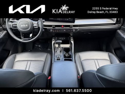 Used 2025 Kia Sorento EX w/ Panoramic Sunroof Package FWD image 11
