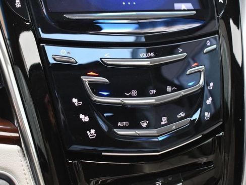 Used 2017 Cadillac Escalade ESV Luxury image 33