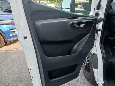Used 2022 Mercedes-Benz Sprinter 3500 image 13